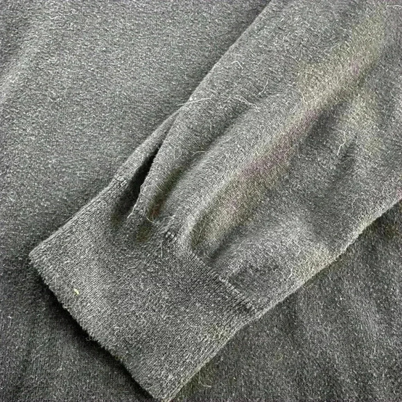 Old Navy V Neck Sweater - Picture 3 of 4